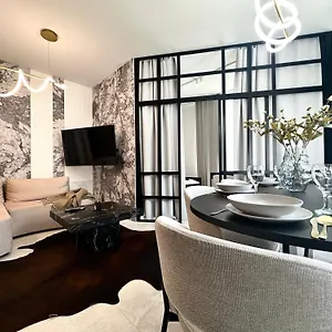 Apartament Lakowa ~ 1000m Main Square ~ Self Check-in 20h, Wrocław